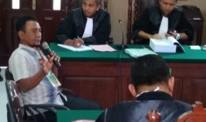 saksi pelapor, Bambang Suhartono : saya tidak pernah di rugikan secara meteriil oleh Supadi